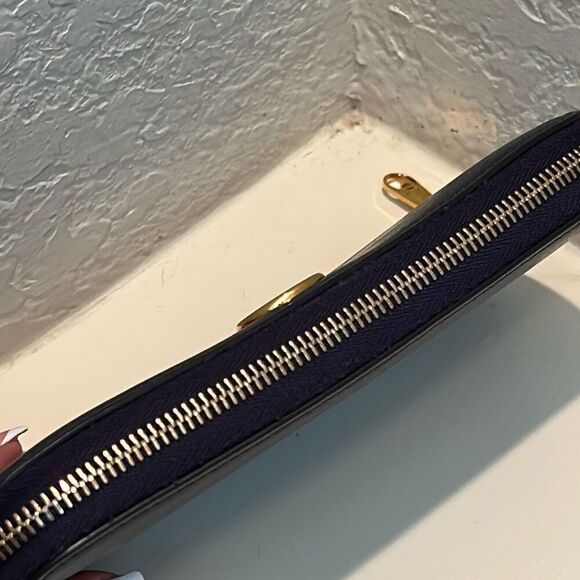 Fendi Zip Around Continental Long Wallet Dark Blue Leather Luxury Minimalist - Picture 9 of 14